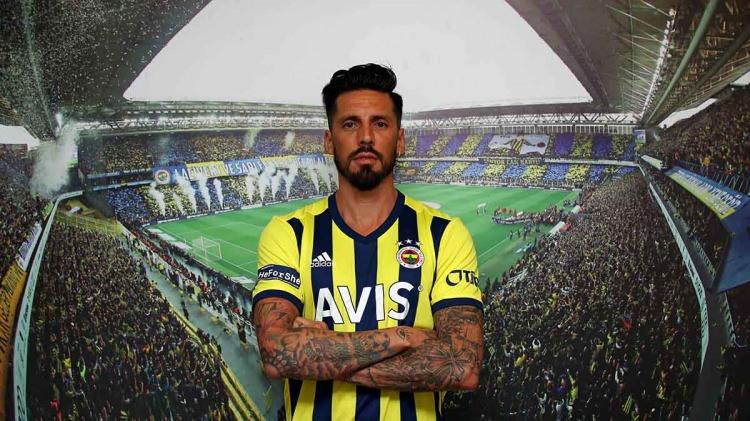 <p>JOSE SOSA</p>

<p>Yeni Takımı: Fenerbahçe<br />
Eski Takımı: Trabzonspor</p>
