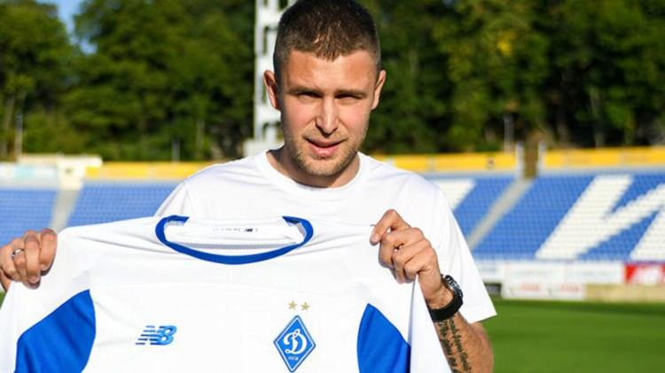 <p>ARTEM KRAVETS</p>

<p>Yeni Takımı: Dinamo Kiev<br />
Eski Takımı: Kayserispor</p>
