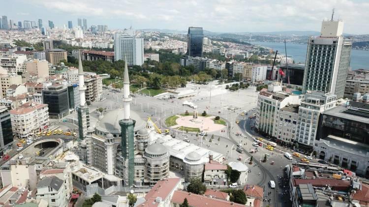 Taksim Camii'nin minareleri tamamen bitti! İşte son görüntüsü .