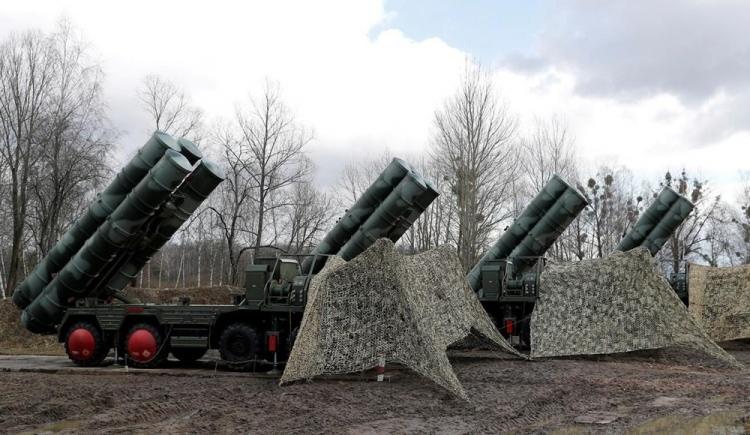 <p>Chemezov, Rusya’nın S-500 füze savunma sisteminin üretimine başladığını duyurdu.</p>
<p>Gelen ilk bilgilere göre, S-500, 600 kilometre ötedeki hedefleri vurma kabiliyetine sahip olacak.</p>
