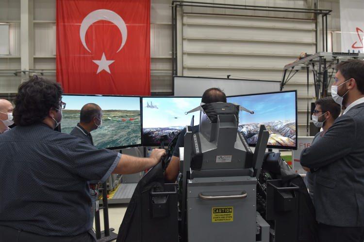 <div>Özellikle "uçan bilgisayar" benzetmesi yapılan Milli Muharip Uçak Projesi'nde sorumluluk üstlenen firmalar, bu alanda çeşitli projeler yürütüyor. </div>
<div> </div>
<div> </div>