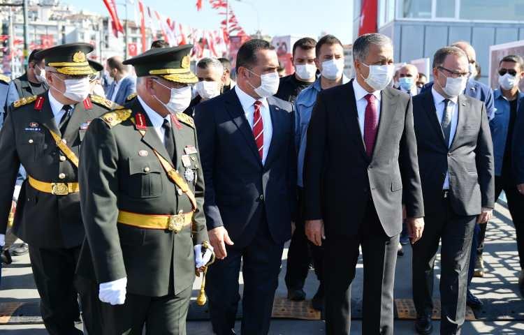 <p>Bu sergide de zaferlerin unutulmaması için Beyoğlu Belediyesi olarak Gazi Mustafa Kemal Atatürk’ün Nutuk’ta bu zaferi anlattığı bölümünden her bir kelimeye fotoğrafların altında yer verdik. </p>

