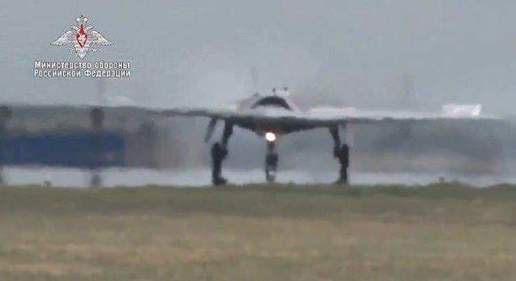 <p>ABD basınında yer alan haberlerde ise Rusya'nın tanıttığı modelin Lockheed Martin'in ABD ordusu için 2007'de tasarladığı drone'a olan benzerliğine vurgu yapıldı.</p>

<p> </p>

