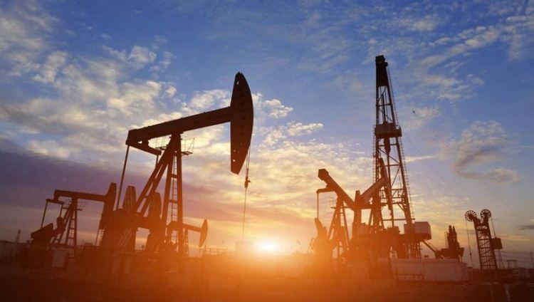 Petrol kuyusu betonla kapatıldı, yeniden açılmasını istediler
