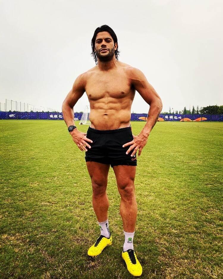 <p>SÖZLEŞMESİ SONA ERİYOR </p>
<p>Hulk'un ise Çin ekibi Shanghai ile sözleşmesi Aralık'ta bitiyor.</p>