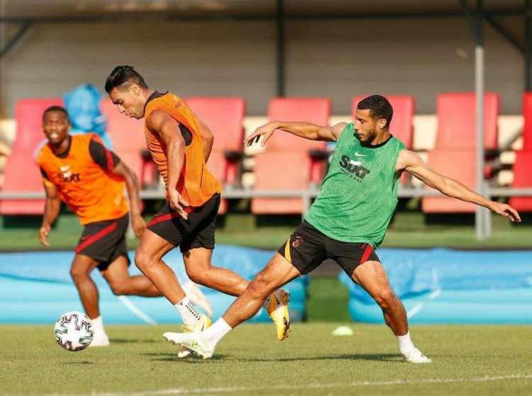 <p>FALCAO</p>

<p>Geçen yıl sezon öncesi kampı yapamamasının acısını çıkarmaya çalışıyor. Tek korku sakatlık yaşaması... Bu yüzden kendisine yükleme yapılırken çok dikkatli davranılıyor..</p>
