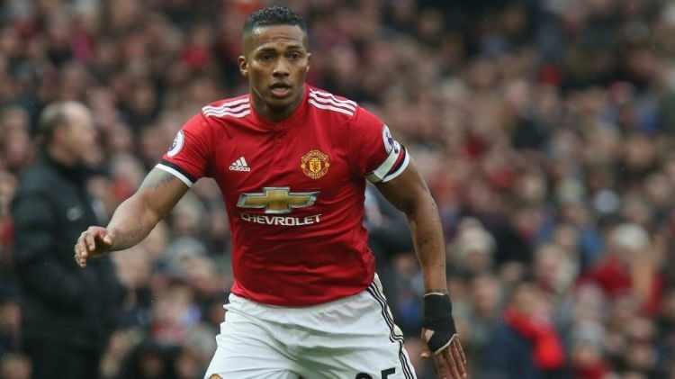 <p>ANTONIO VALENCIA</p>

<p>Yaş: 31 Mevki: Sağ Bek</p>
