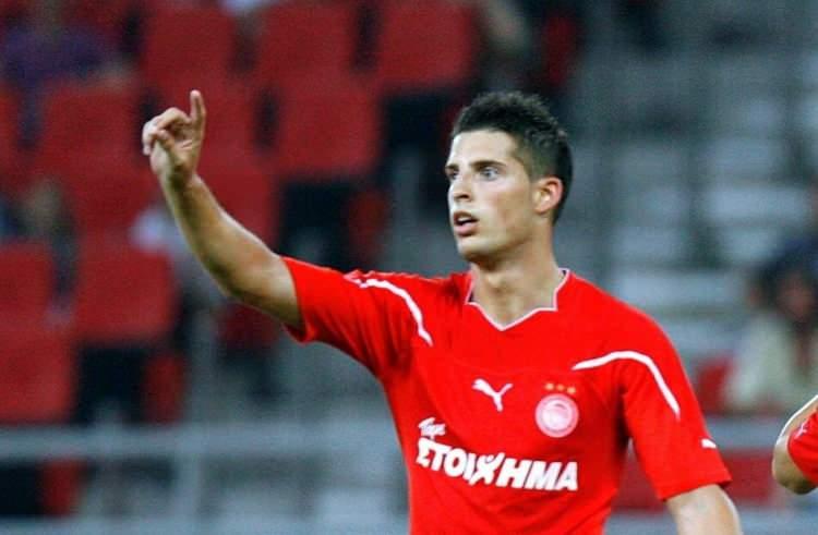 <p>KEVIN MIRALLAS</p>

<p>Yaş: 32 Mevki: Sağ Kanat</p>
