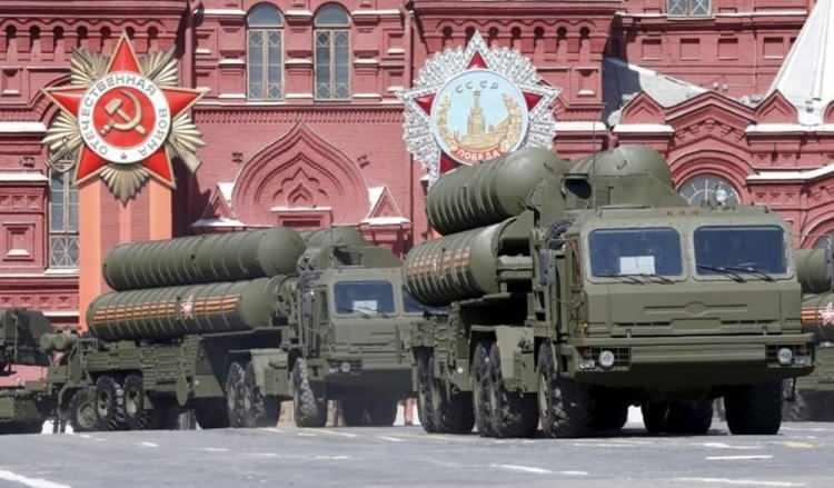 <p><strong>RUSYA, S-500'ÜN ÜRETİMİNE BAŞLADI<br />
</strong><br />
Rosteh’in CEO’su Sergei Chemezov, S-500 füze savunma sisteminin geleceğiyle ilgili açıklamalarda bulundu.</p>