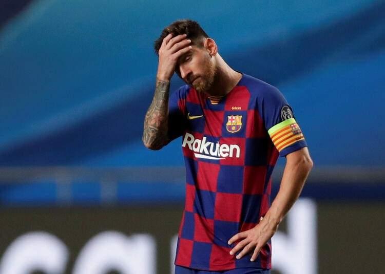 <p>Josep Maria Bartomeu'nun istifası istendi </p>
<p>Barcelona yönetimi olağanüstü toplanma kararı alırken, başkan Josep Maria Bartomeu ve bazı yöneticilerin istifasının istendiği iddia edilmişti.</p>