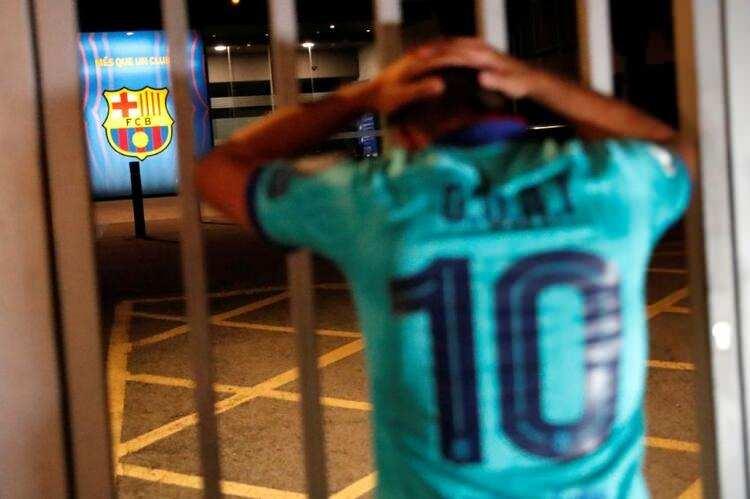 <p>Geleceği çıkmaza girdi </p>
<p>Taraftarların Lionel Messi krizi sebebiyle yönetimi protesto etmek amacıyla sokaklara dökülmesinin ardından Arjantinli yıldızın kulüpte geleceği çıkmaza girdi.</p>