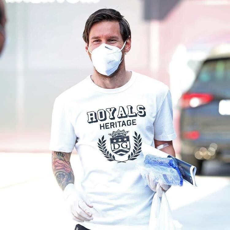 <p>Barcelona'dan ilk açıklama </p>

<p>Yeni transfer Trincao'nun imza töreninde konuşan yeni sportif direktör Ramon Planes ise bu söylentileri doğrular nitelikte bir açıklamada bulundu.</p>
