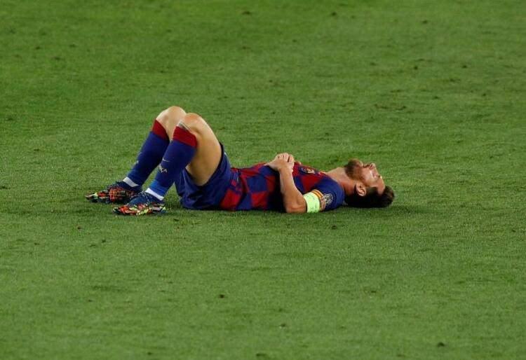 <p>Chelsea cephesi </p>

<p>Eski İngiliz futbolcu Rio Ferdinand ise Chelsea Teknik Direktörü Frank Lampard’ın Barcelona’dan ayrılmasına kesin gözüyle bakılan Messi’yi çok istediğini ve transferi için devreye girdiğini öne sürdü.</p>
