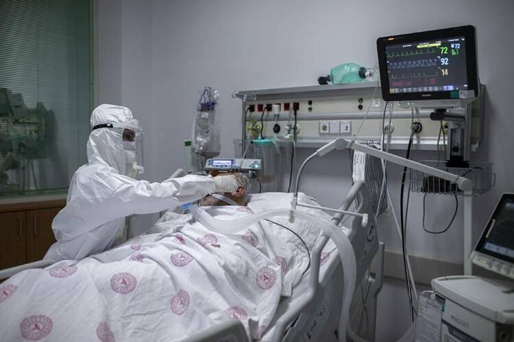 <p><strong>ELAZIĞ </strong><br />
Elazığ Valisi Erkaya Yırık, Karakoçan ilçesini ziyaret etti, incelemelerde bulundu.</p>
