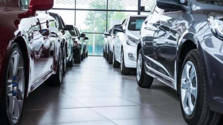 <p>Matrahtaki değişiklik ile satış fiyatı şu anda 125 bin ile 150 bin lira arasında olan Fiat Egea, Renault Symbol, Opel ve Hyundai markalarının bazı modellerinde fiyatlar inmiş olacak.</p>