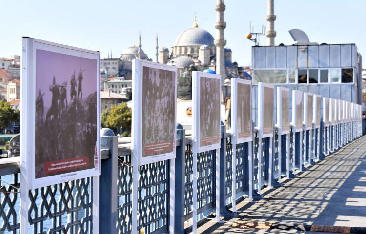 <p>Zaferlerimizi kutlayacağız. Şehitlerimizi anacağız. Vatanı bize emanet edenleri saygıyla yad edeceğiz. </p>
