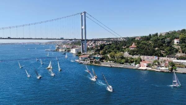 <p> Yarış sırasında İstanbul Boğazı transit gemi geçişine kapatıldı.</p>
