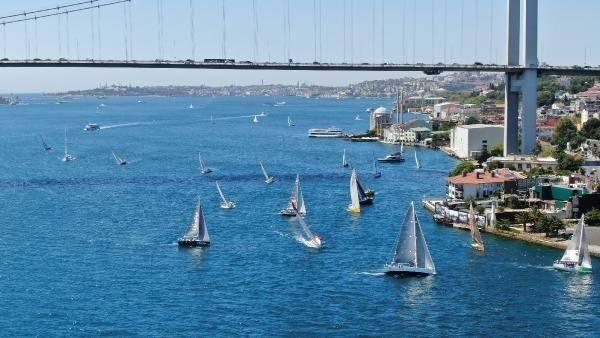<p>TAYK-Eker Olympos Regatta 2020 yarışının ilk gününde start saat 12.00'de Beşiktaş'tan verildi. </p>