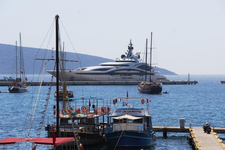 <p>Katara önceki gün gemi yanaşma iskelesinden ayrılarak Bodrum açıklarında alargada demirledi.</p>