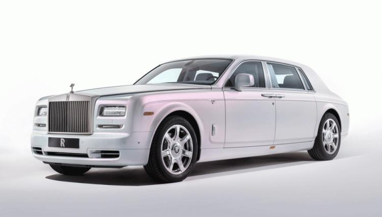 <p>Dünyanın en hızlı arabalarını ucuzdan pahalıya sizler için sıraladık. İşte o arabalar...</p>

<p>Rolls-Royce Phantom Serenity:</p>

<p>1.1 Milyon Dolar</p>
