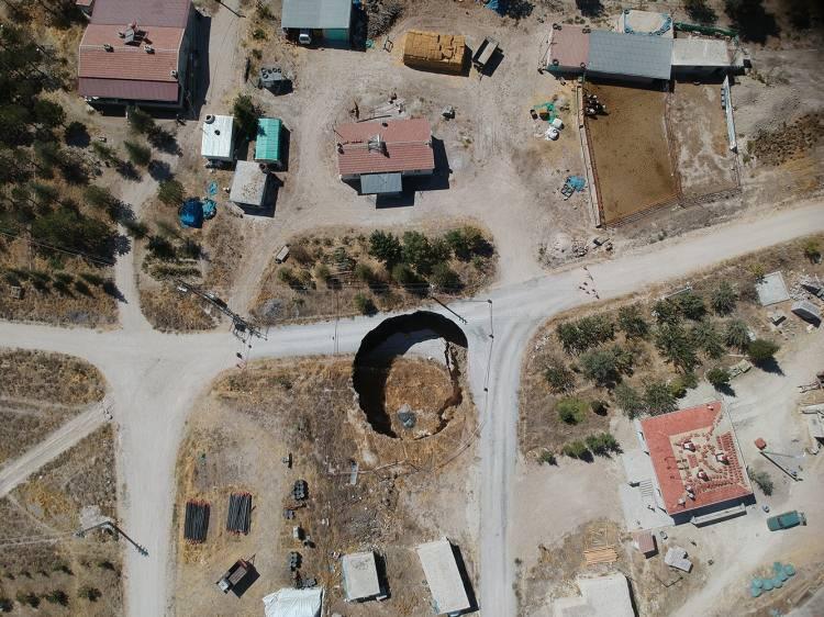 <div>Bugüne kadar Konya bölgesinde farklı büyüklüklerde irili ufaklı yaklaşık 360 obruğun oluştuğu belirtiliyor.</div>
<div> </div>