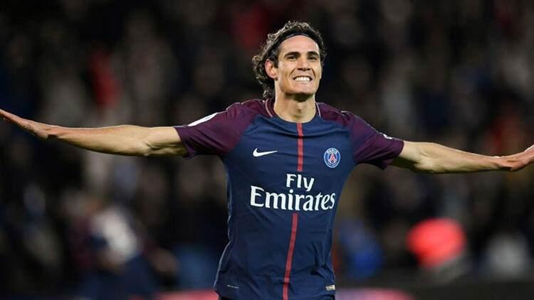 <p>FENERBAHÇE İÇİN CAVANI İDDİASI! </p>

<p>Lazio'ya gitmesi an meselesi olan Muriç'in yerine santrfor arayan Fenerbahçe için müthiş bir iddia ortaya atıldı. Fransız gazeteci Steven Occhipinti, bonservisi elinde olan Edinson Cavani ile dört kulübün ilgilendiğini ve bunlardan birinin F.Bahçe olduğunu ileri sürdü. Occhipinti, Uruguaylı golcüyü isteyen diğer kulüplerin Atletico Madrid, Leeds United ve Boca Juniors olduğunu belirtti. Fransız gazeteci 33 yaşındaki Cavani'ye talip olan takım arasında Fenerbahçe seçeneğinin daha ağır bastığı yorumunu yaptı.</p>
