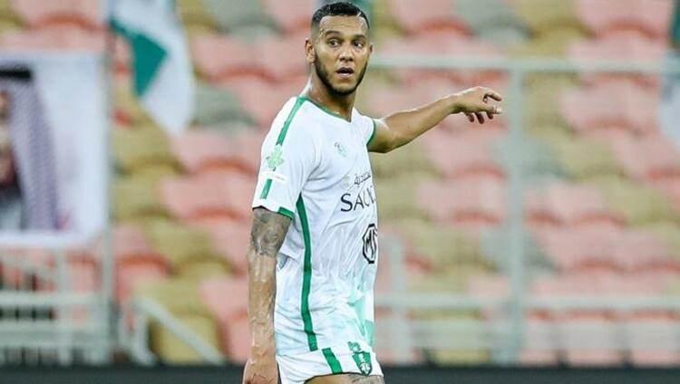 <p>BEŞİKTAŞ'TAN JOSEF ATAĞI </p>
<p>Beşiktaş'ın Al Ahli ile olan sözleşmesini feshederek yollarını ayıran Brezilyalı futbolcu Josef de Souza ile görüşmelere başladığı iddia edildi. Bir dönem Fenerbahçe forması giyen Josef'in ismi Galatasaray ile de anılıyor.</p>