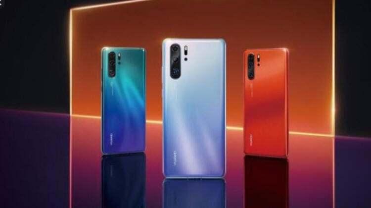 <p><strong>Huawei P30 </strong><br />
<br />
Ekranı: 6.1 inç</p>

<p>Ekran Çözünürlüğü: 1080 x 2340 piksel</p>

<p>İşlemci: Kirin 980</p>
