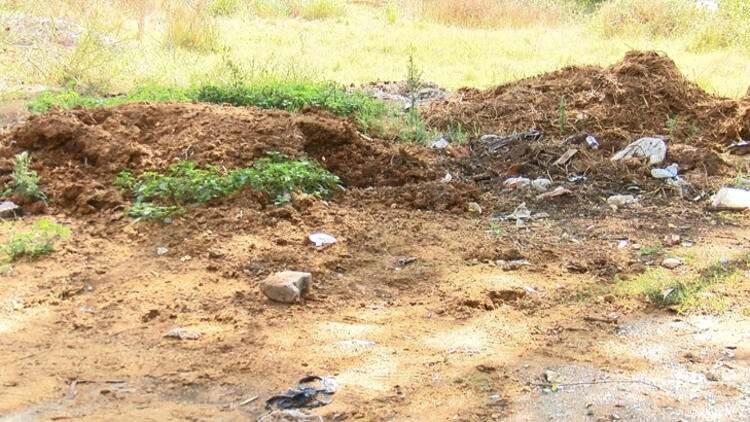 <p>Mübadelede oradaki Türkler buraya gelmiş, burada yaşayan Rumlar Yunanistan'a gitti. Ben 1956'dan beri burada yaşıyorum. Çok güzel bir yapıydı. Zaman içinde yıkıldı, bakılmadı.</p>

<p> </p>
