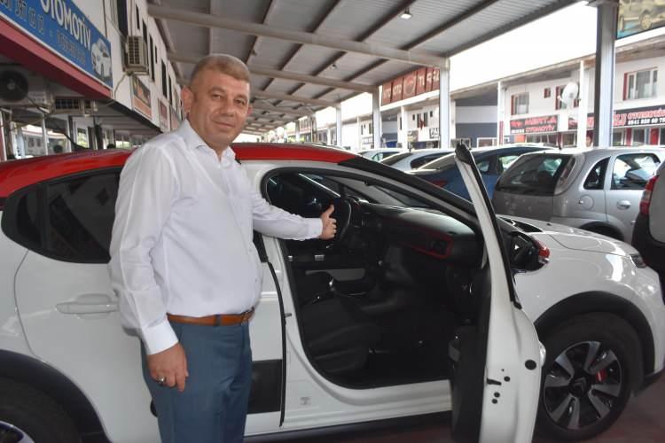 <p><span style="color:#FF8C00"><strong>İçinde sigara bile içilmedi</strong></span><br />
<br />
Sigara kullanmayanların satma taktiğidir. Gerçekten bazı araçların sahipleri sigara içmeye izin vermeyebilir. İlan favorilere eklenmelidir.</p>