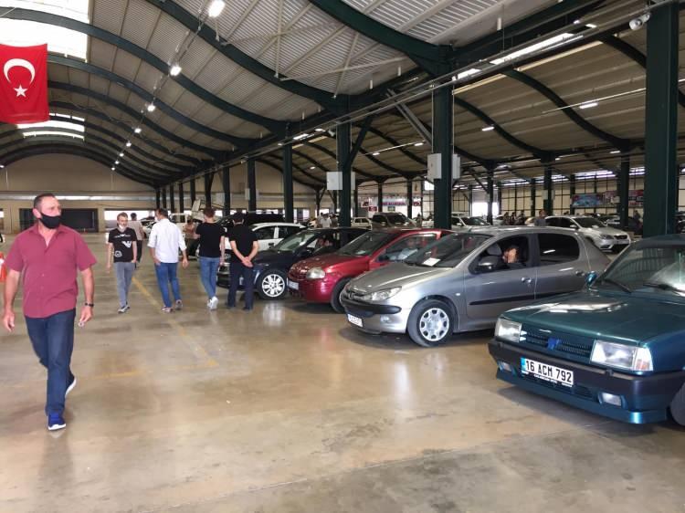 <p><span style="color:#FF8C00"><strong>Aslan besleyen yemini düşünmez</strong></span><br />
<br />
Yüksek motor hacmine sahip aşırı yakıt harcayan otomobillerin ilanlarında yer alan cümledir.</p>