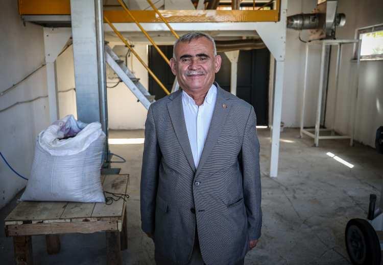 <p>Yazıbaşı Mahallesi'nin Kovid-19 sürecinde 14 gün karantinada kaldığını ifade eden Karagöz, "Bu süreçte bol bol çörek otu tükettik. 6 yıldır ekiyoruz ama bu yıl iyi para kazandık. </p>
