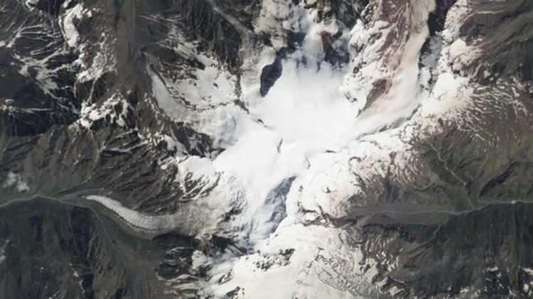 <p>Kazbek Dağı (Rusya) </p>

<p> </p>

