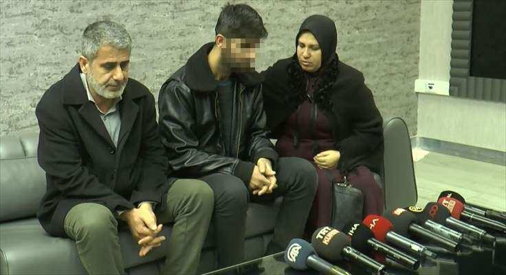 <p>Dört gün süren oturma eyleminin ardından evladına kavuşan anne Hacire Akar'ın ardından Hatice Ceylan da 10 Aralık 2019'da 5 yıl önce dağa kaçırılan oğlu Cafer'e sarıldı.</p>
<p> </p>