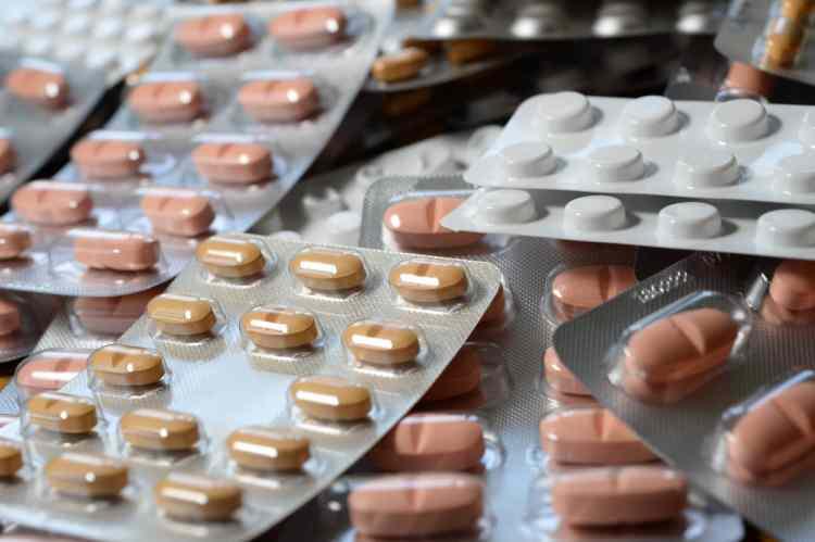 <p>1 adet lipid düşürücü ilaç</p>