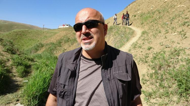 <p>Bazıları suyun iyi geldiğini söylüyor. Uzmanlar suda bakteri olduğunu söylüyor ancak şifa arayanlar hala geliyor" diye konuştu.</p>