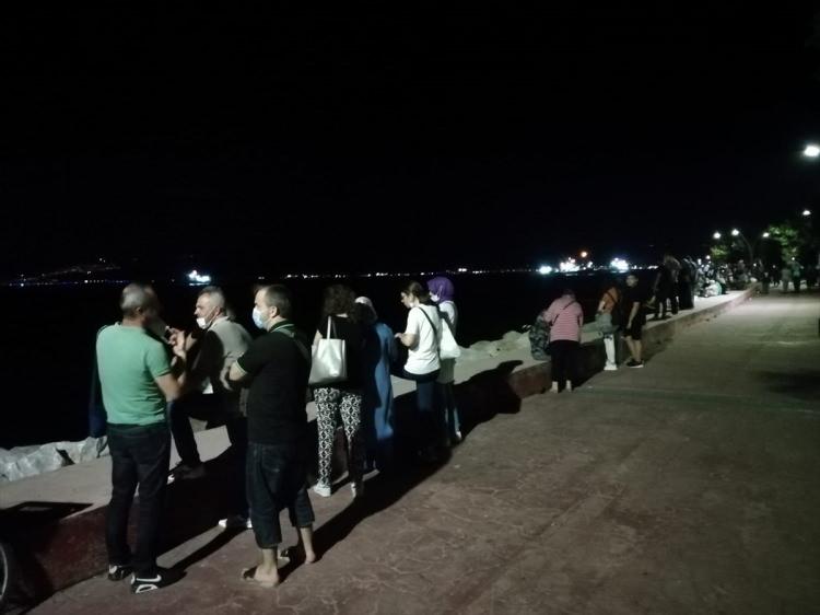 <p>Denizlerde av yasağının sona ermesiyle Kocaeli'nin Karam&uuml;rsel il&ccedil;esindeki balık&ccedil;ılar "Vira bismillah" diyerek denize a&ccedil;ıldı. Ereğli Mahallesi sahilinde son hazırlıklarını yapan balık&ccedil;ılar, ailelerinin dualarıyla denize a&ccedil;ıldı.</p>

<p>&nbsp;</p>
