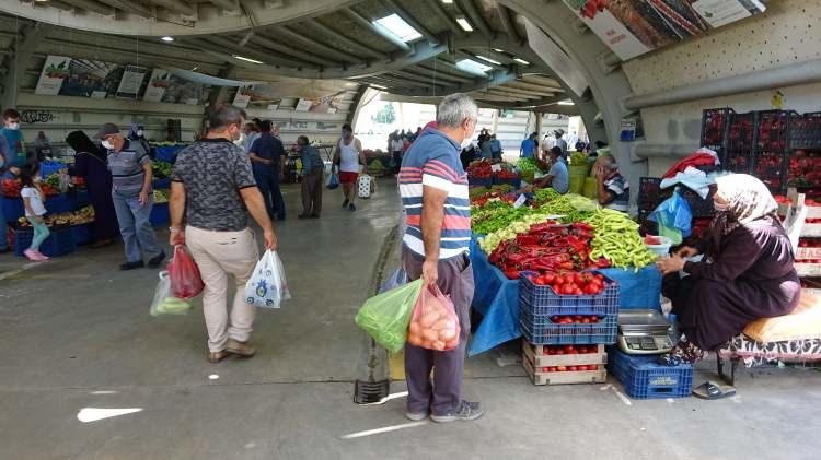 <p>Güneşin doğuşu ile birlikte tarlalarından topladıkları ürünleri Bursalı vatandaşlarımıza sunan üreticilerimize bol kazançlar diliyorum.</p>
