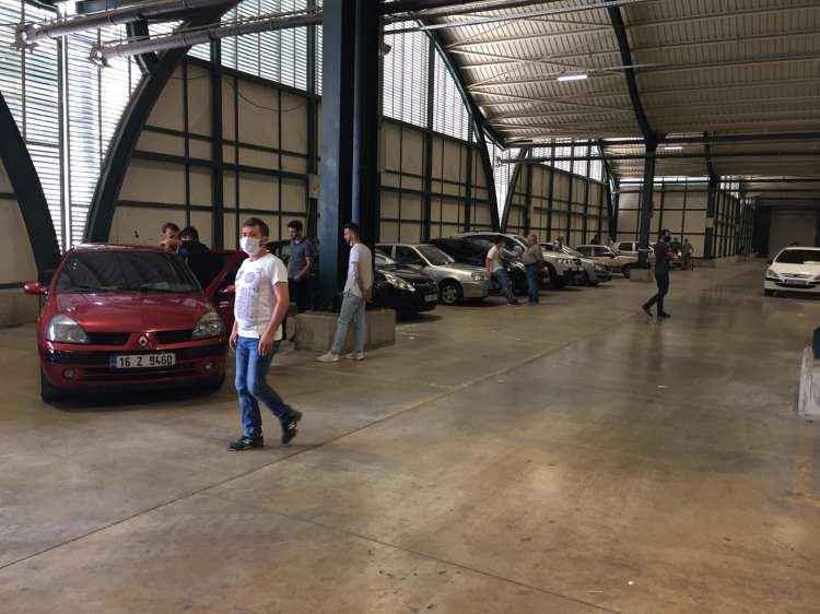 <p><span style="color:#FF8C00"><strong>Fotoğraflar her şeyi anlatıyor</strong></span><br />
<br />
İlan sitesine yeni yıkanmış, kusurları gizlenmiş olan arabadır. Dikkat edilmesi gerekir.</p>