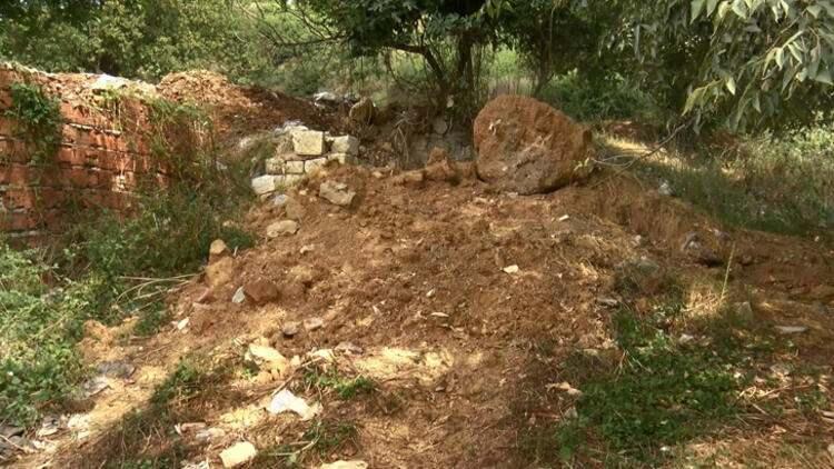 <p>Yapı gitti bir şeyi kalmadı" ifadelerini kullandı.</p>
<p> </p>