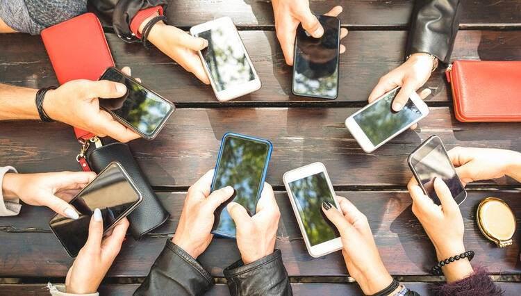 <p>Peki hangi telefonlar Android 11 güncellemesini alacak? İşte o telefonlar...</p>

<p> </p>
