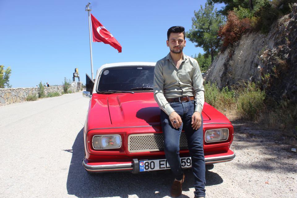<p>Anadol arabaların yeniden üretilmesini istediğini dile getiren Ata, "Trafik polisleri aracımı durdurduğunda fotoğraf çektiriyorlar. Özellikle son zamanlarda kentte dikkat çekmeye başladı. Mesela yaşlılar gördüğünde 'bu Anadol bizde de vardı zamanında' diyorlar. Ruhu şad olsun Vehbi Koç bu aracı üreterek Türkiye için önemli bir atılım yaptı." dedi.</p>
