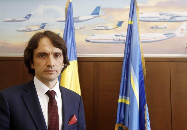 <p>Ukrayna uçak firması Antonov'un Üst Yöneticisi Oleksandr Los, Türkiye'deki ürün odaklı yaklaşımdan etkilendiğini ve Türk uçak endüstrisinin AN-178 uçağının üretim sürecinde yer alması gerektiğini belirtti.</p>

<p> </p>
