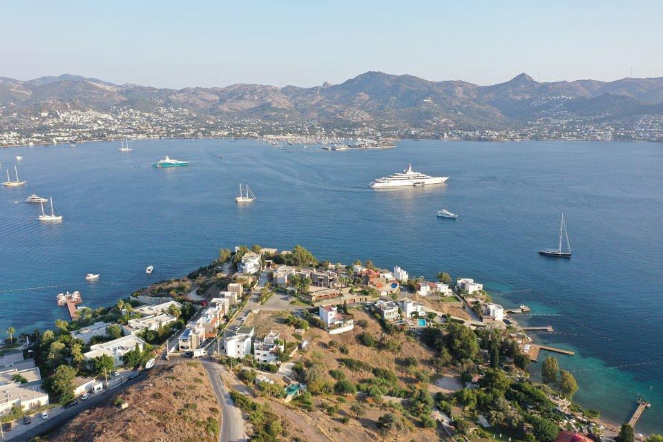 <p>Bir yatın Bodrum'u tercih etmesi bizim için çok önem arz ediyor. Mega yatları sanayi olarak da değerlendirmek lazım. Bunun da katkısının olacağını düşünüyorum.</p>
