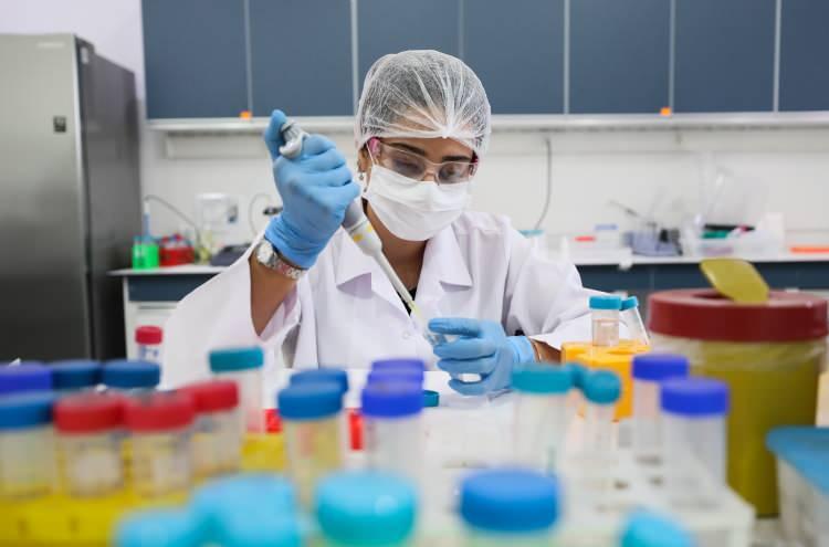 <p>Menderes ilçesinde bulunan İTOB Organize Sanayi Bölgesi'nde 25 yıldır faaliyet gösteren ve tanı kitleri geliştiren Türklab firması, Kovid-19 sürecinde de test geliştirmek için çalışmalara hız verdi.</p>
<p> </p>