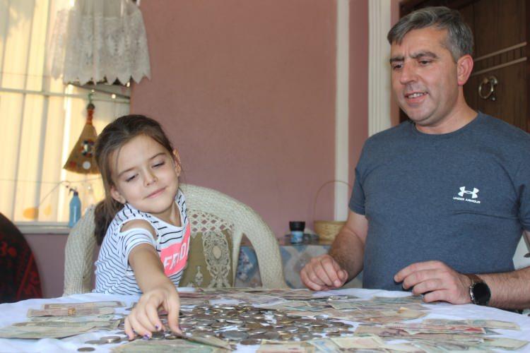 <p>Yaklaşık olarak 50 ülkenin binlerce madeni ve kağıt parası mevcut. Mesele Türkiye’de önceden kullanımda olan eski delikli madeni paralarımız var. </p>
