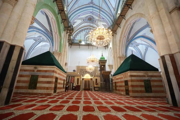 <p>Tarihe "El Halil Camii (Harem-i İbrahim) Katliamı" olarak geçen saldırıda 29 Filistinli şehit olmuş, 150'den fazla kişi yaralanmıştı.</p>
<p> </p>