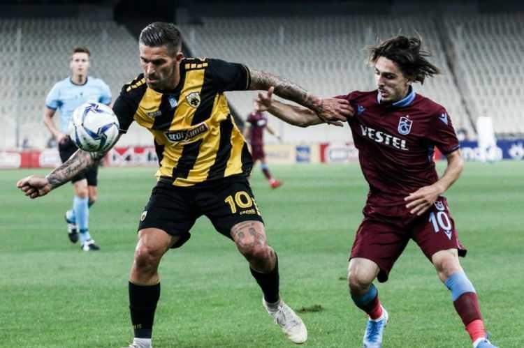 <p>MARKO LIVAJA</p>
<p>AEK'da forma giyen 27 yaşındaki Hırvat golcü, kariyerinde Inter, Atalanta, Rubin Kazan gördü. Livaja, Yunanistan'da çıktığı 74 maçta 21 gol atıp 17 asist yaptı.</p>