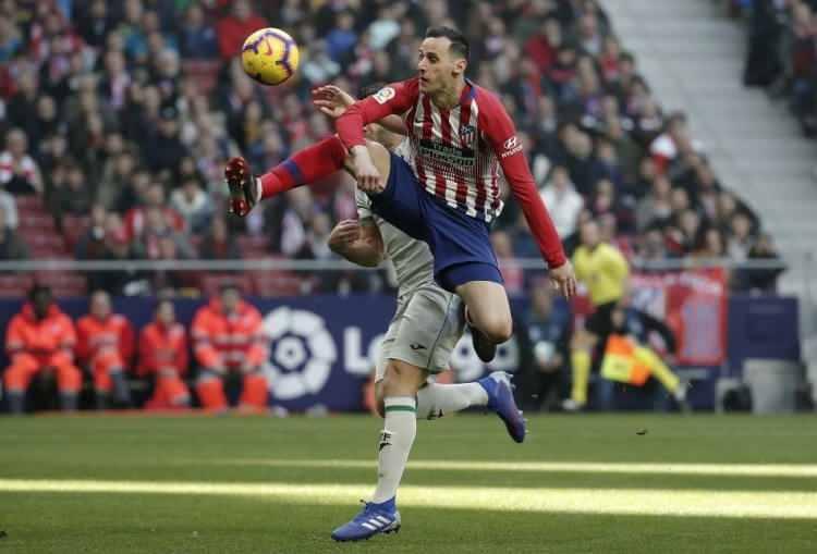 <p>NIKOLA KALINIC</p>
<p>Hırvat santrfor, geçtiğimiz birkaç sezonda kötü istatistikler ortaya koysa da Dnipro ve Fiorentina'daki performansı hala hafızalarda. Milan'a transfer olduğu ilk dönemde de kabul edilebilir performanslar sergiledi ama sonrasında düzenli oynayamadı ve istatistikleri düştü. Hala kendine kulüp arayan Kalinic için Atletico, bonservis talep etmiyor ama Hırvat oyuncunun talepleri yüksek...</p>
