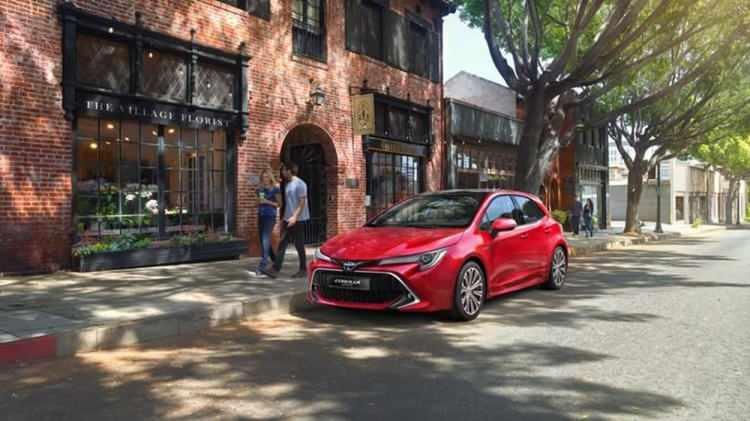 <p><strong>TOYOTA</strong><br />
<br />
Toyota Corolla HB 1.2 Turbo Dream Multidrive S</p>
<p>Fiyatı 215.600 TL</p>